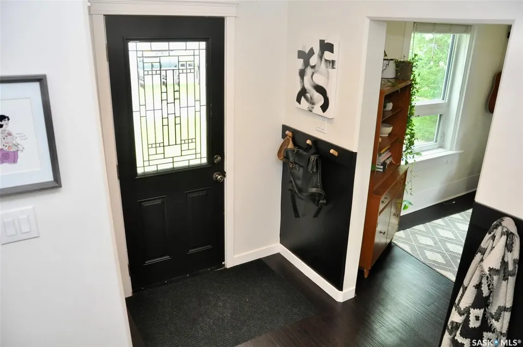 725 9th Street E Saskatoon SK S7H 0M6