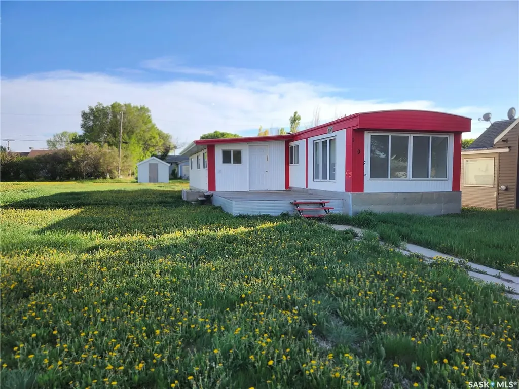 105 2nd Avenue Landis SK S0K 2K0