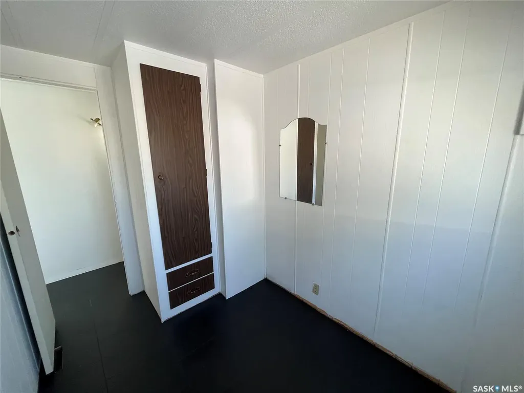 105 2nd Avenue Landis SK S0K 2K0