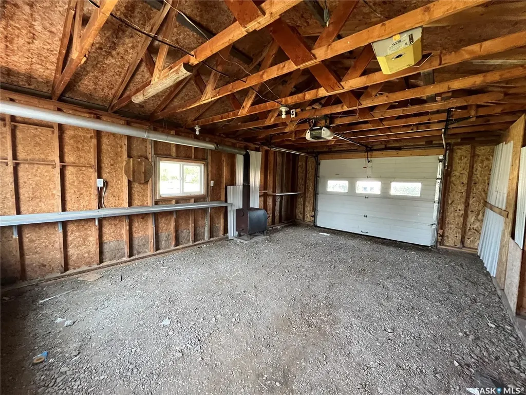 105 2nd Avenue Landis SK S0K 2K0