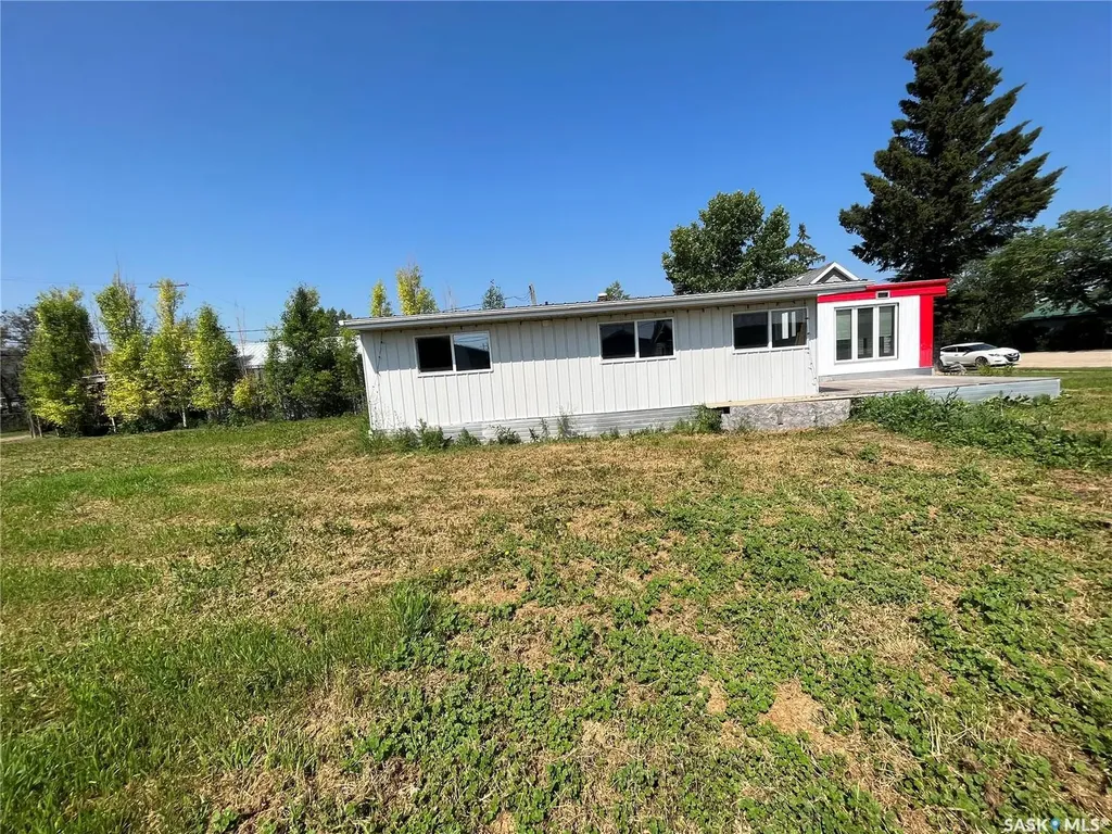 105 2nd Avenue Landis SK S0K 2K0