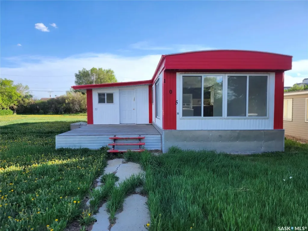 105 2nd Avenue Landis SK S0K 2K0
