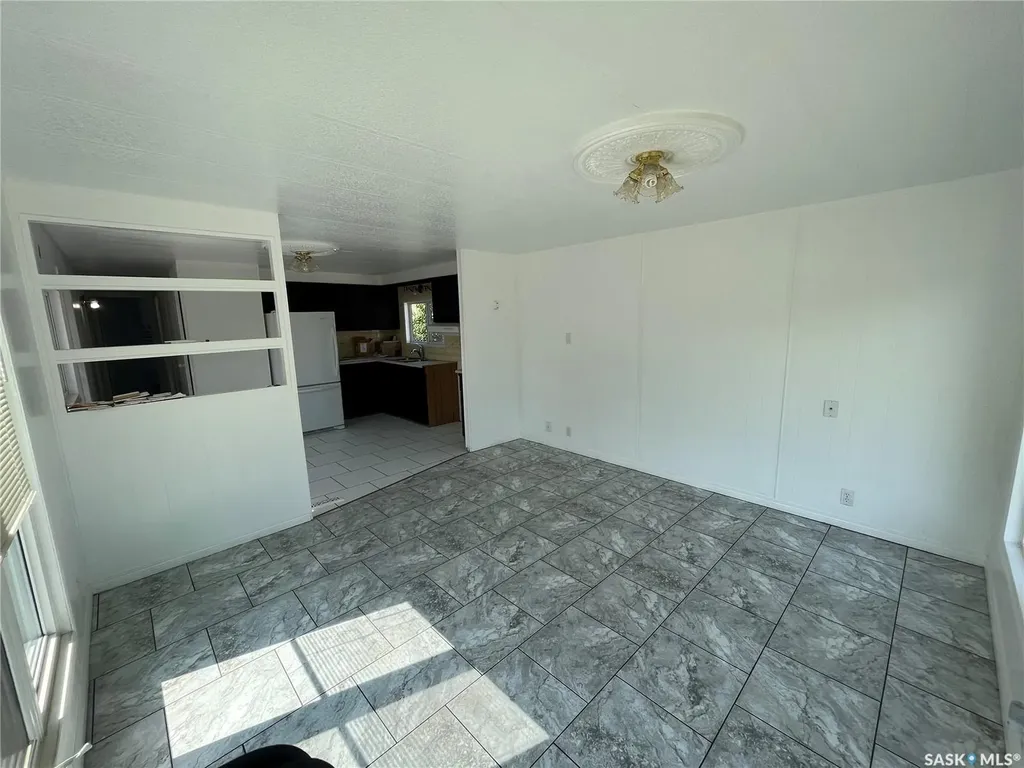 105 2nd Avenue Landis SK S0K 2K0