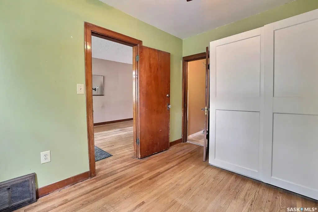 2236 Mackay Street Regina SK S4N 2S8