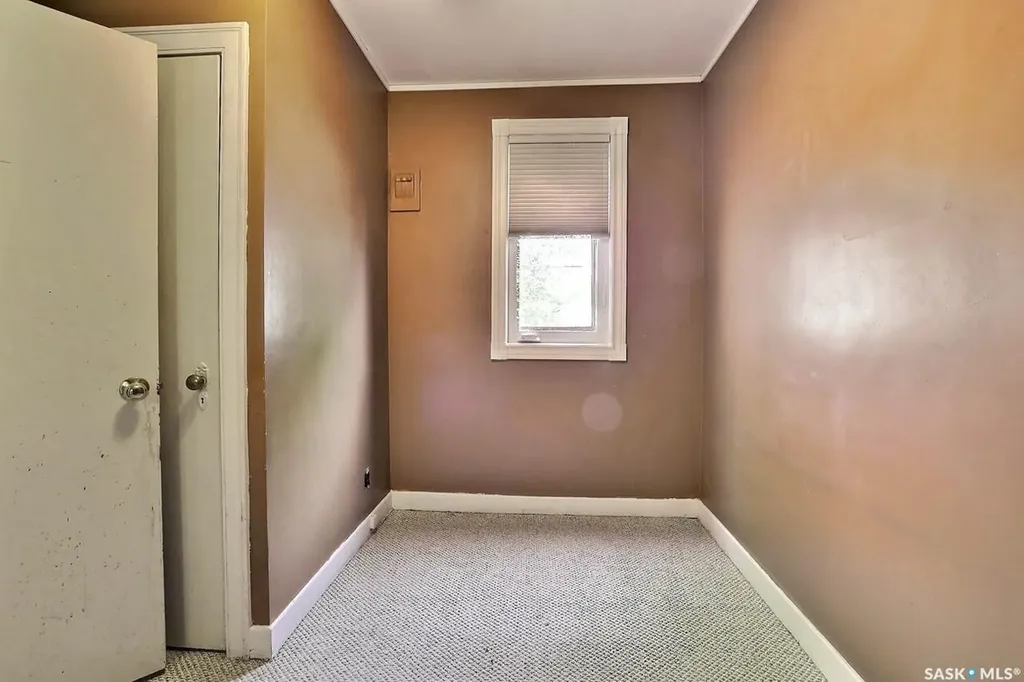 2236 Mackay Street Regina SK S4N 2S8