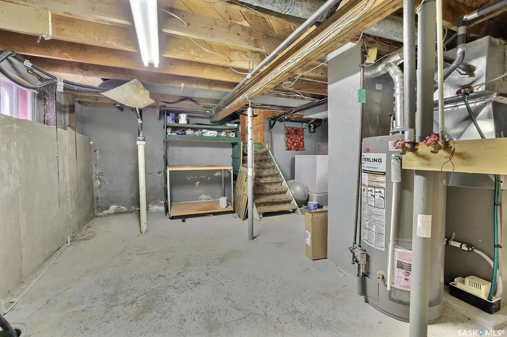 2236 Mackay Street Regina SK S4N 2S8
