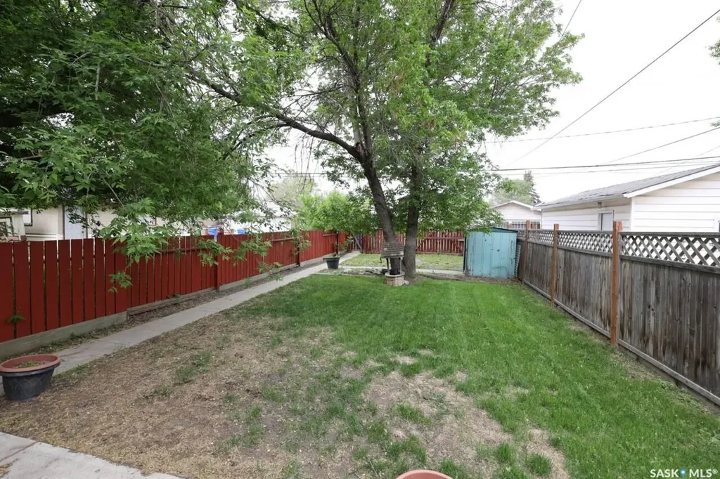 2236 Mackay Street Regina SK S4N 2S8