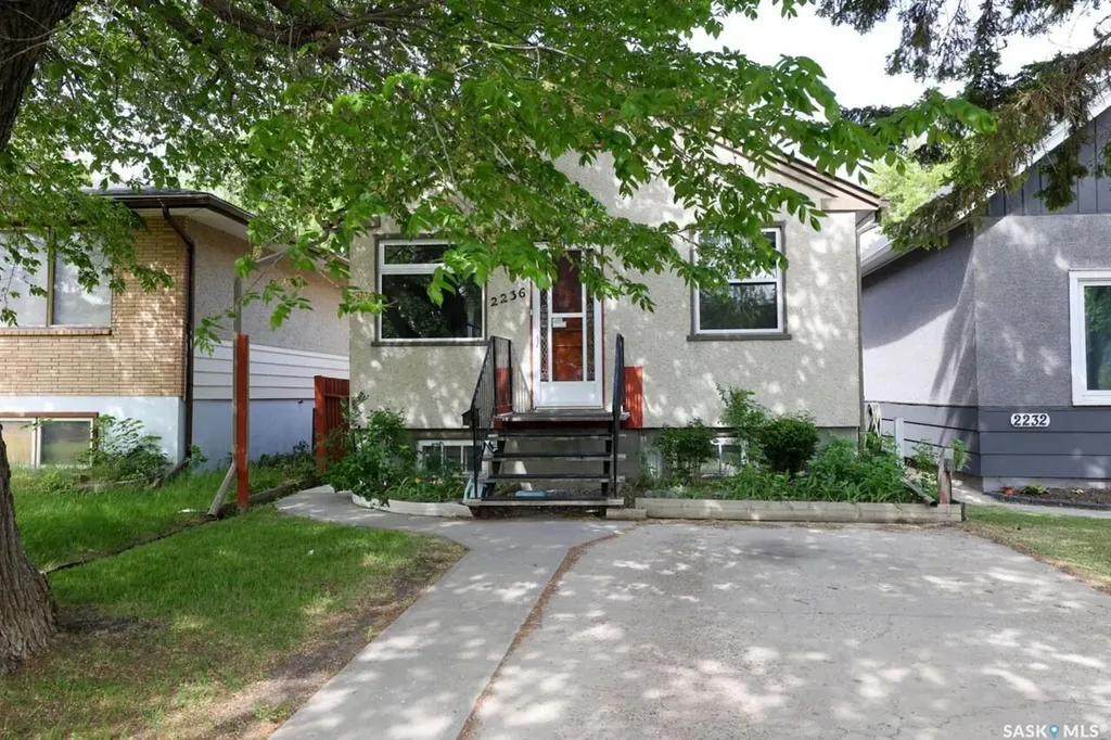 2236 Mackay Street Regina SK S4N 2S8