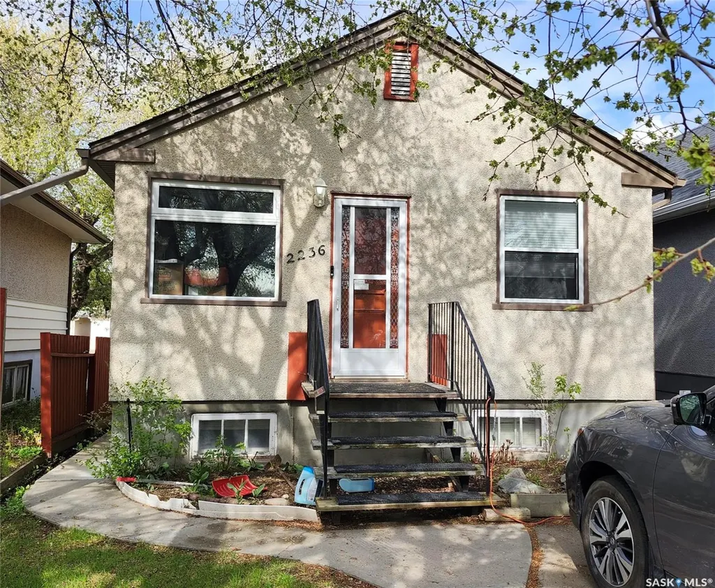 2236 Mackay Street Regina SK S4N 2S8
