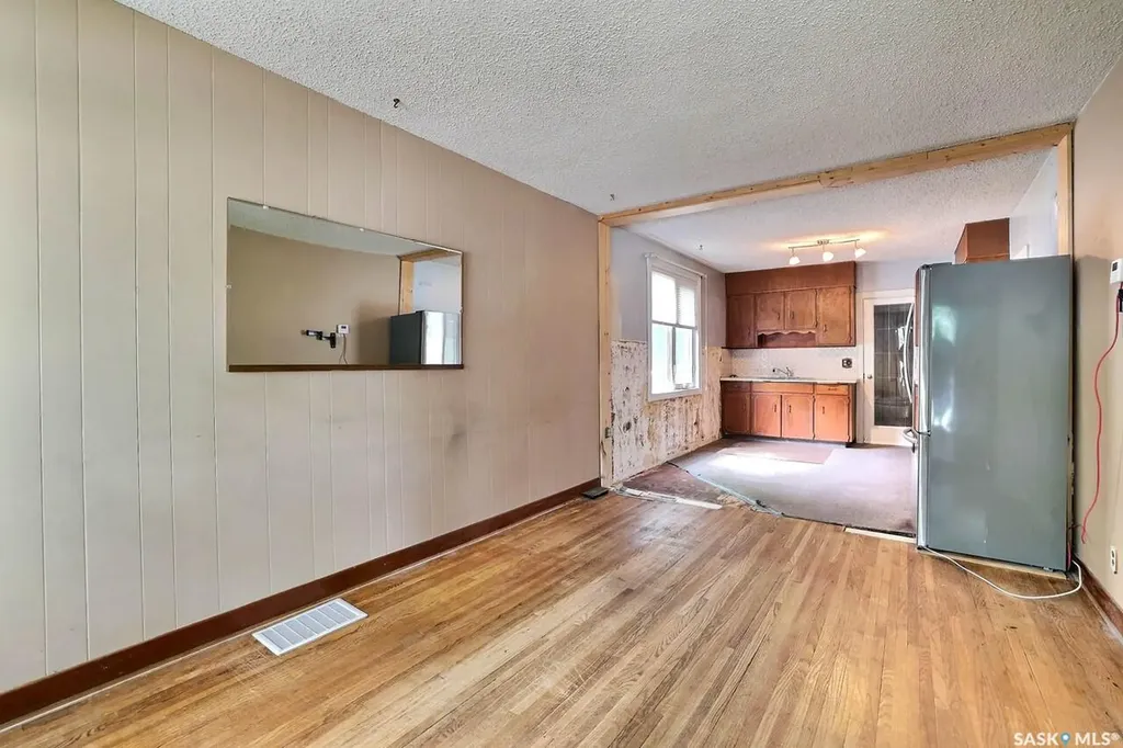2236 Mackay Street Regina SK S4N 2S8