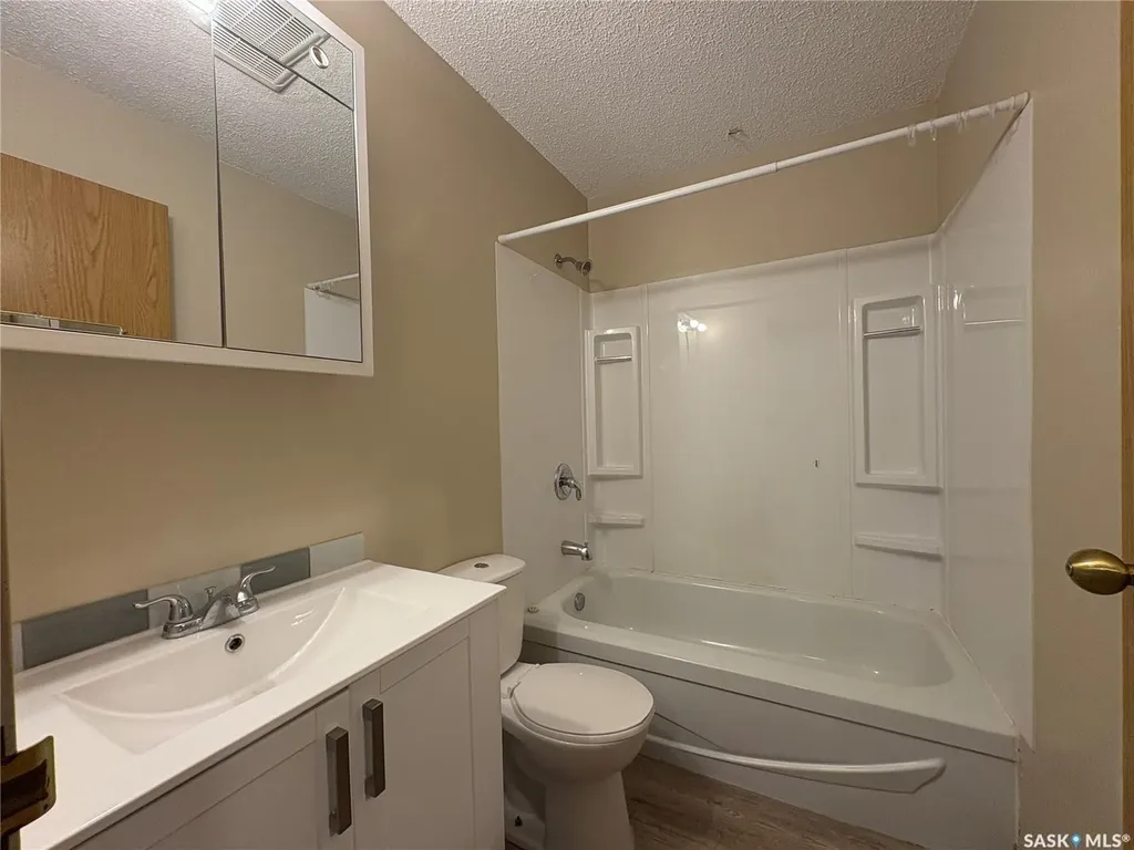 1140 9th Avenue NE Swift Current SK S9H 2S9
