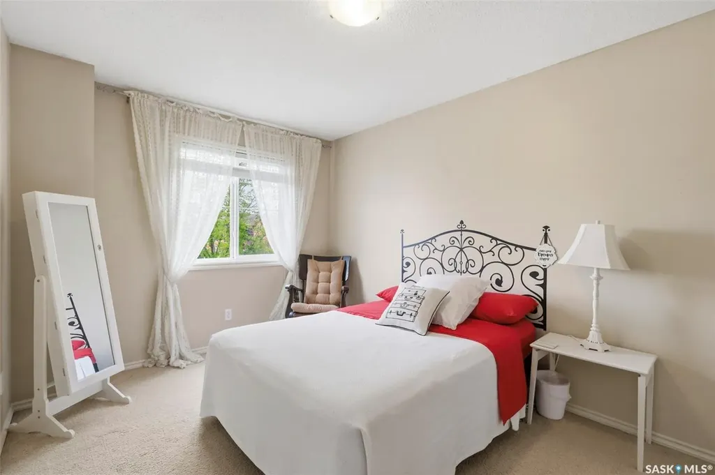 105 Lynd Crescent Saskatoon SK S7T 0C3
