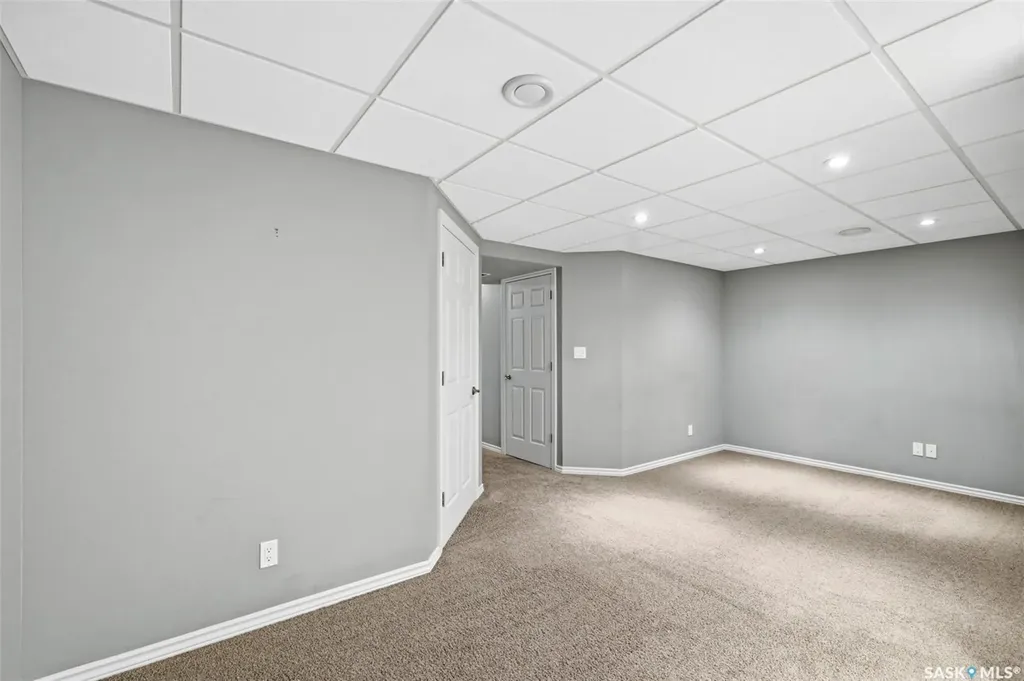 105 Lynd Crescent Saskatoon SK S7T 0C3