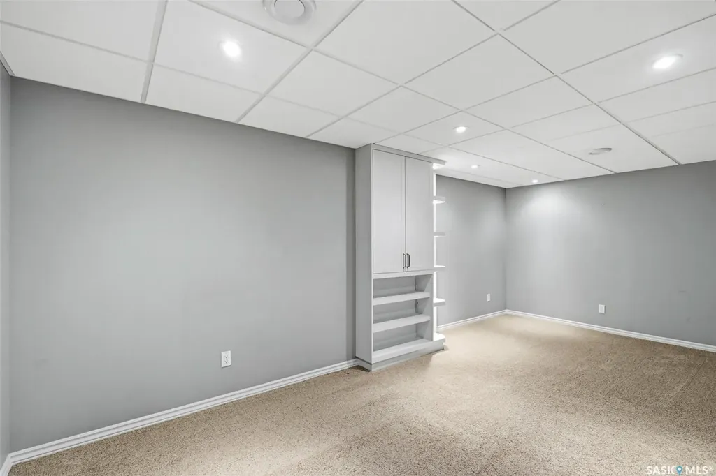 105 Lynd Crescent Saskatoon SK S7T 0C3