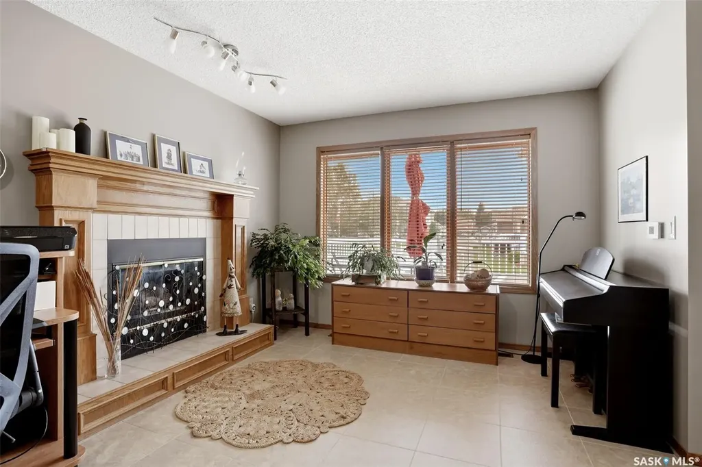 22 Kensington Crescent Regina SK S4S 7G6