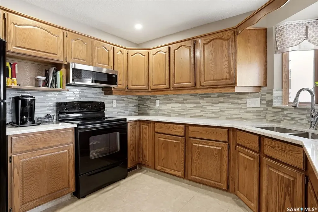 22 Kensington Crescent Regina SK S4S 7G6