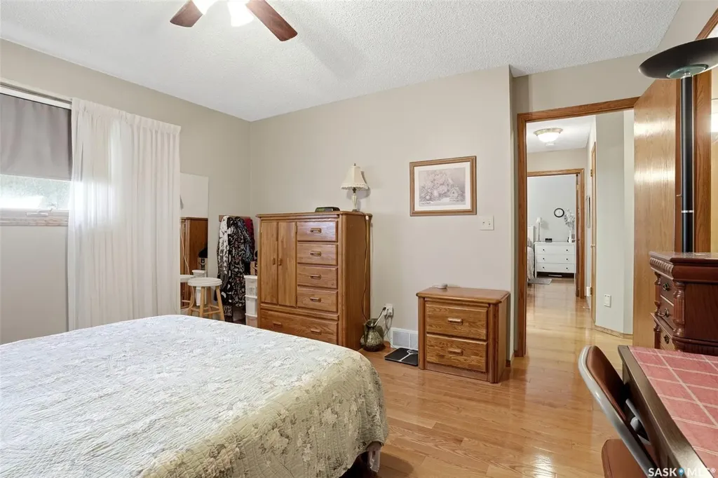 22 Kensington Crescent Regina SK S4S 7G6