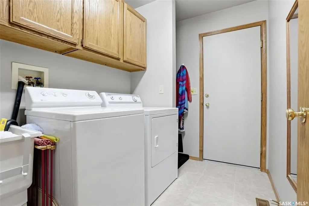 22 Kensington Crescent Regina SK S4S 7G6