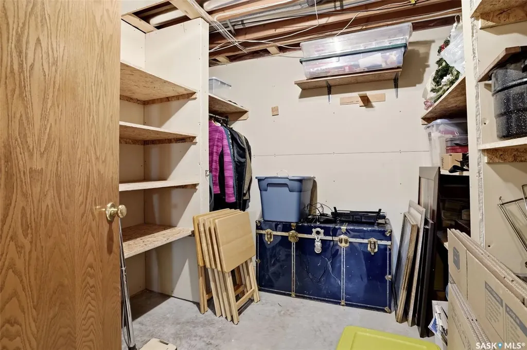22 Kensington Crescent Regina SK S4S 7G6