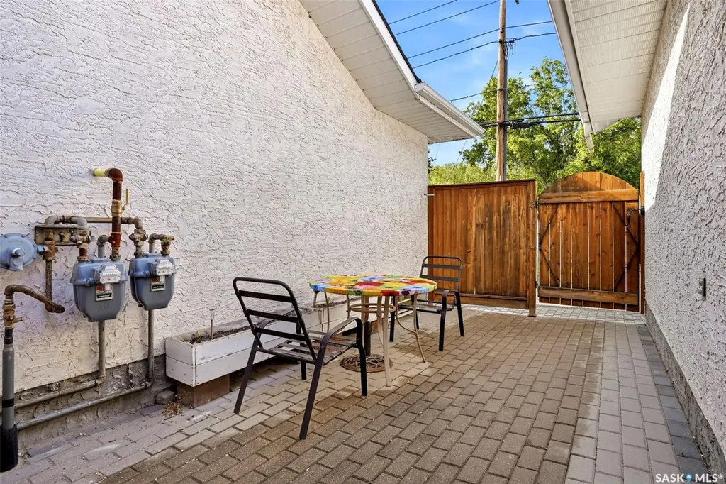 22 Kensington Crescent Regina SK S4S 7G6