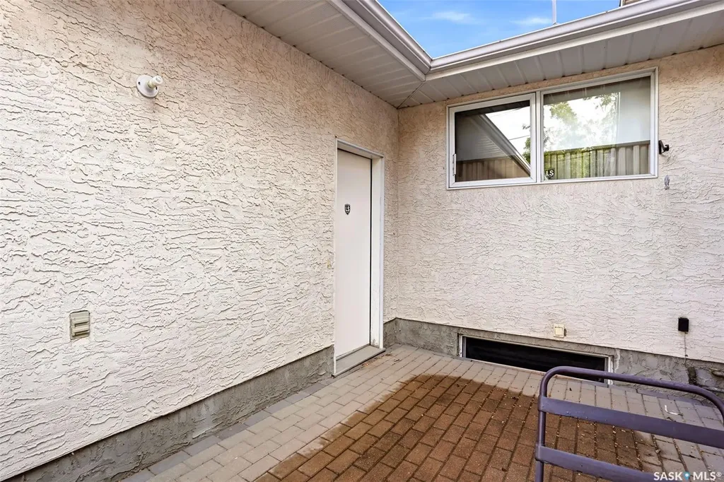 22 Kensington Crescent Regina SK S4S 7G6