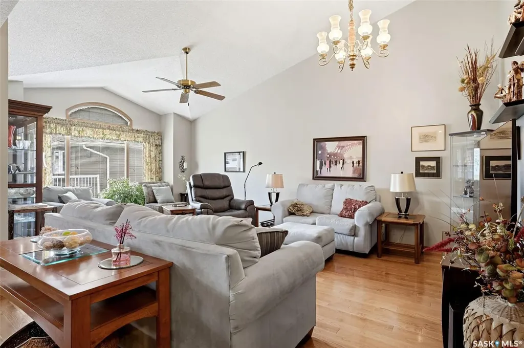 22 Kensington Crescent Regina SK S4S 7G6