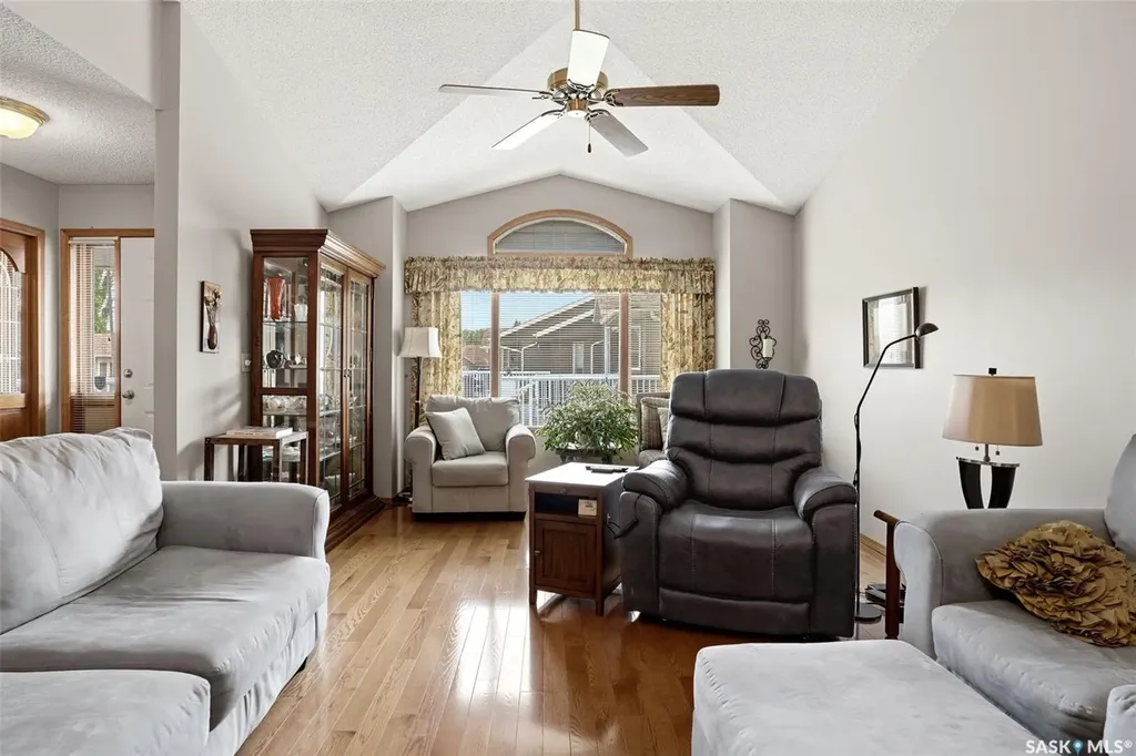 22 Kensington Crescent Regina SK S4S 7G6