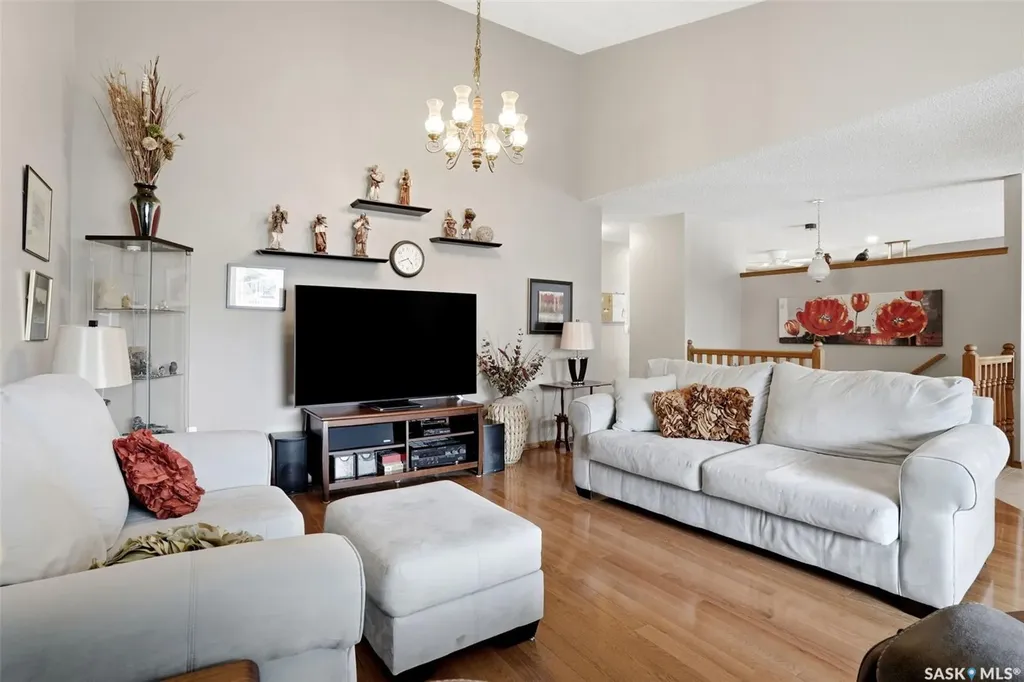 22 Kensington Crescent Regina SK S4S 7G6