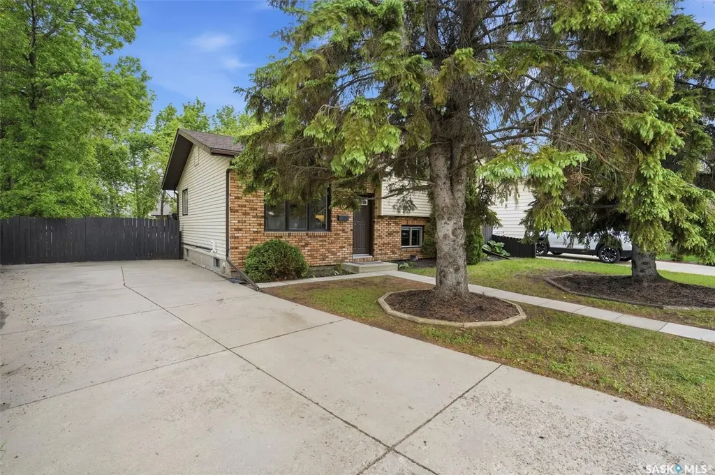 143 Adilman Drive Saskatoon SK S7K 7P3