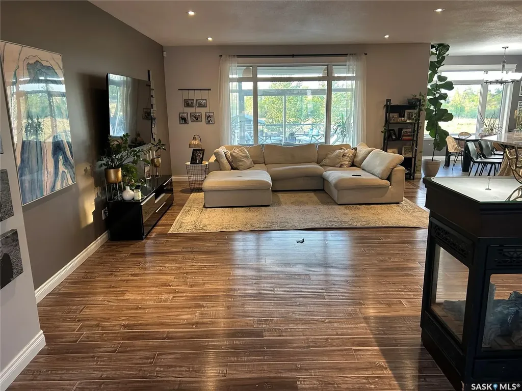 1451 1st Avenue NW Weyburn SK S4H 3E3