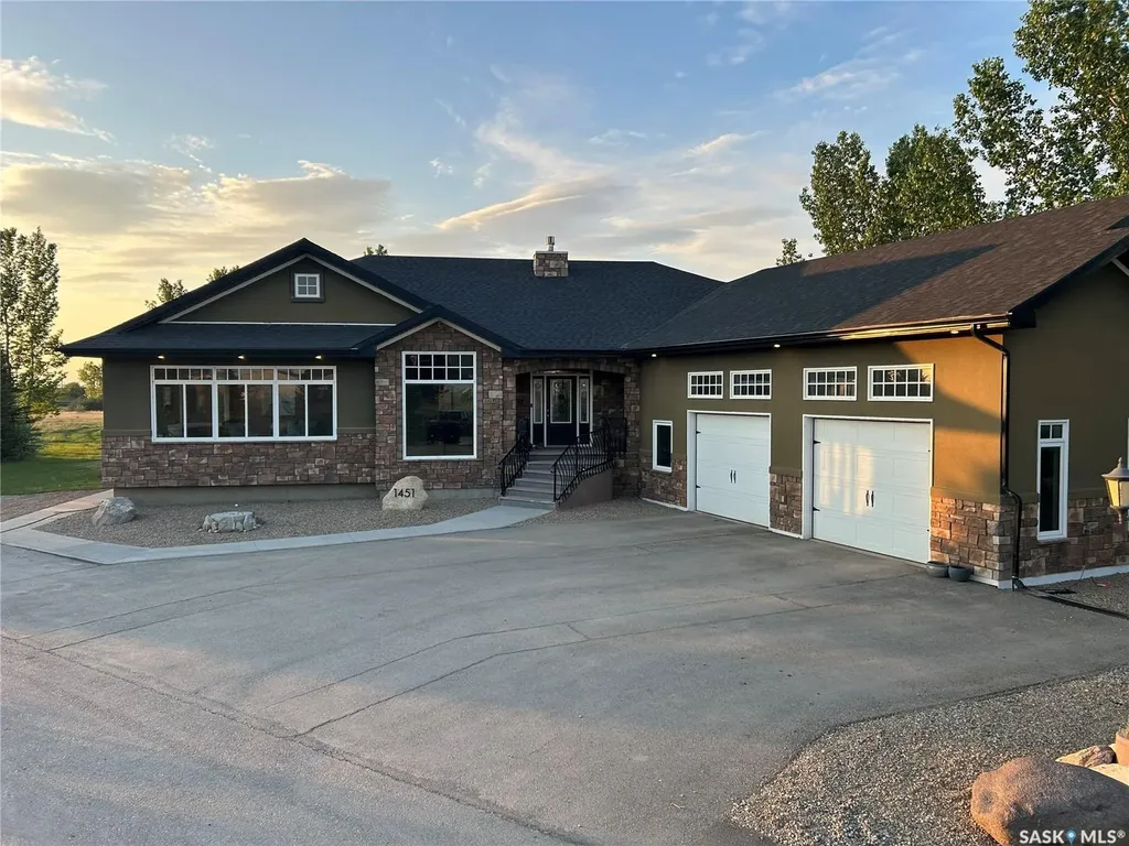 1451 1st Avenue NW Weyburn SK S4H 3E3
