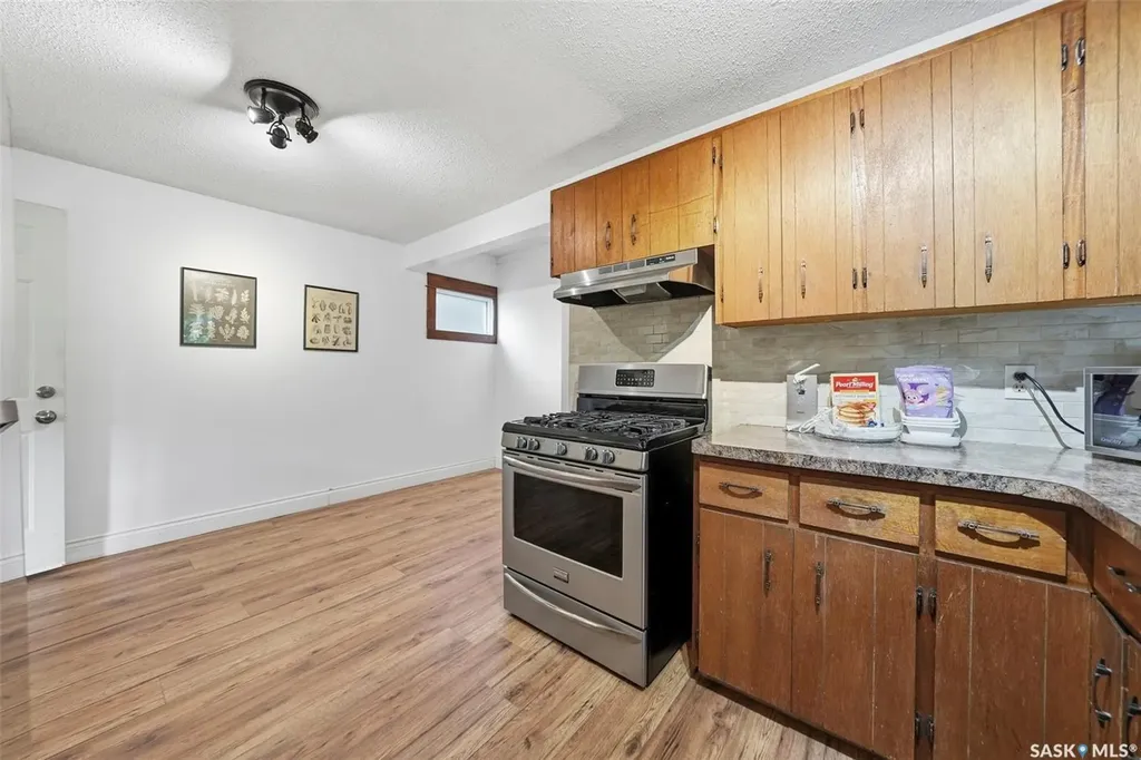 615 G Avenue S Saskatoon SK S7M 1V8