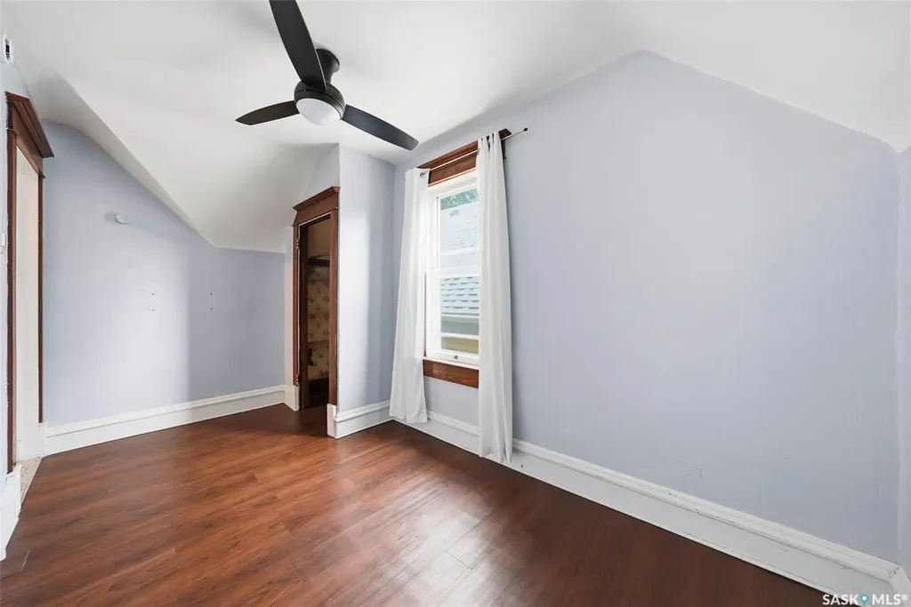 615 G Avenue S Saskatoon SK S7M 1V8