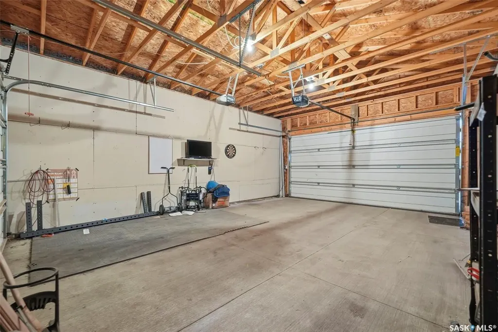 615 G Avenue S Saskatoon SK S7M 1V8