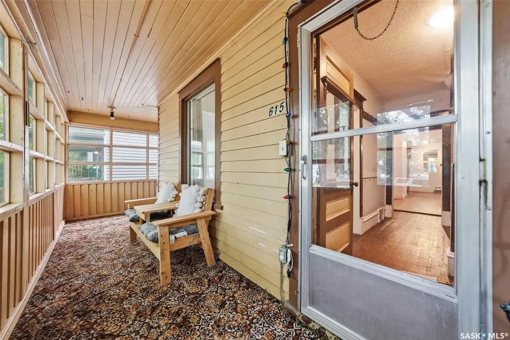 615 G Avenue S Saskatoon SK S7M 1V8