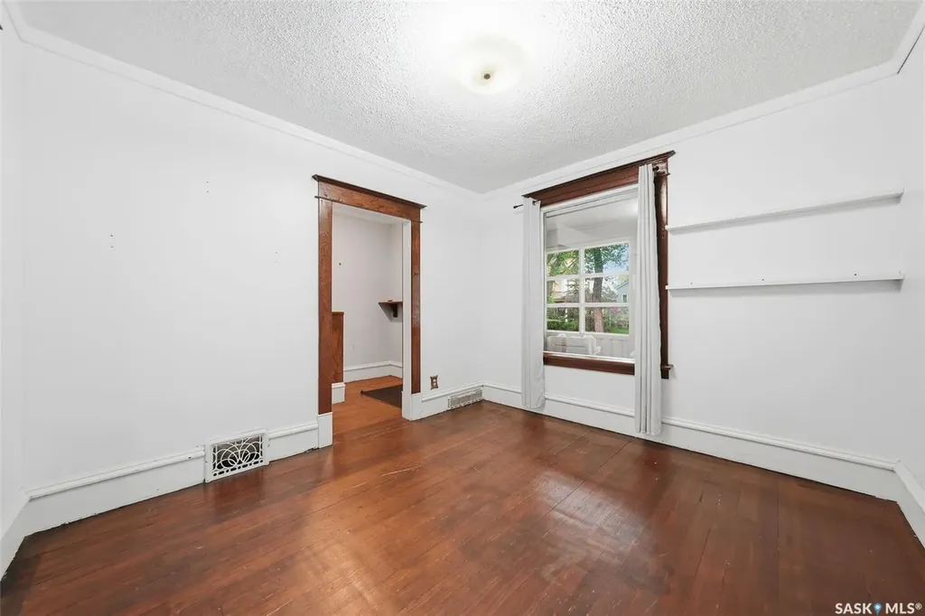 615 G Avenue S Saskatoon SK S7M 1V8