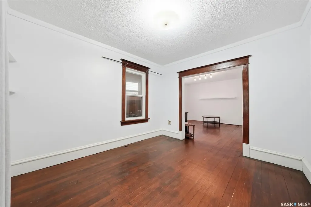 615 G Avenue S Saskatoon SK S7M 1V8
