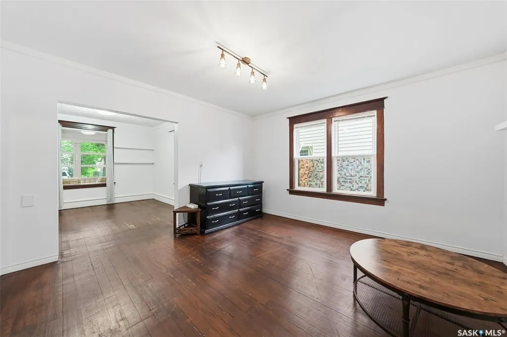 615 G Avenue S Saskatoon SK S7M 1V8