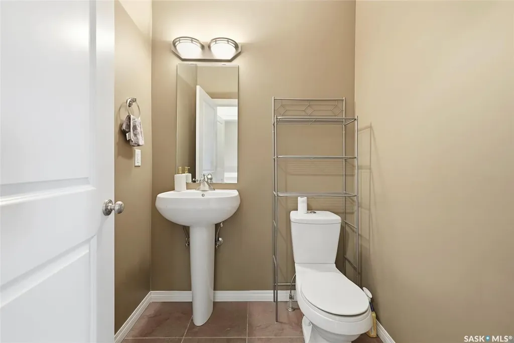1227 Willowgrove Court Saskatoon SK S7W 0A8