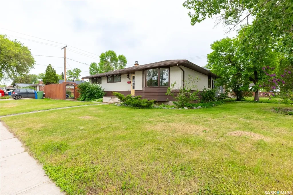 3815 Van Horne Avenue Regina SK S4S 1M5