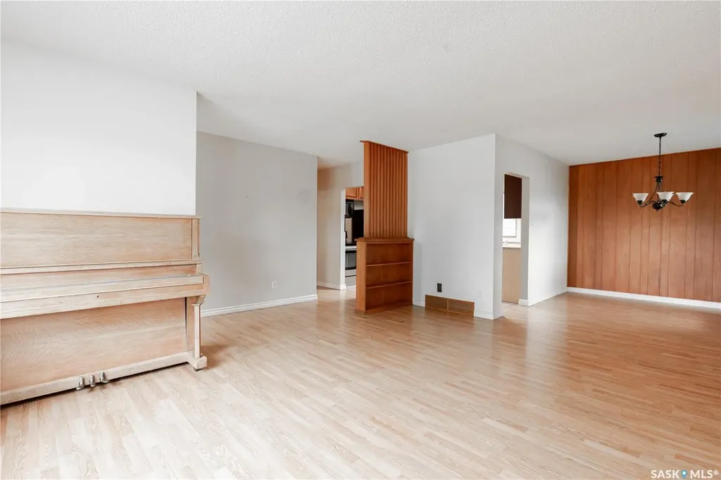 3815 Van Horne Avenue Regina SK S4S 1M5