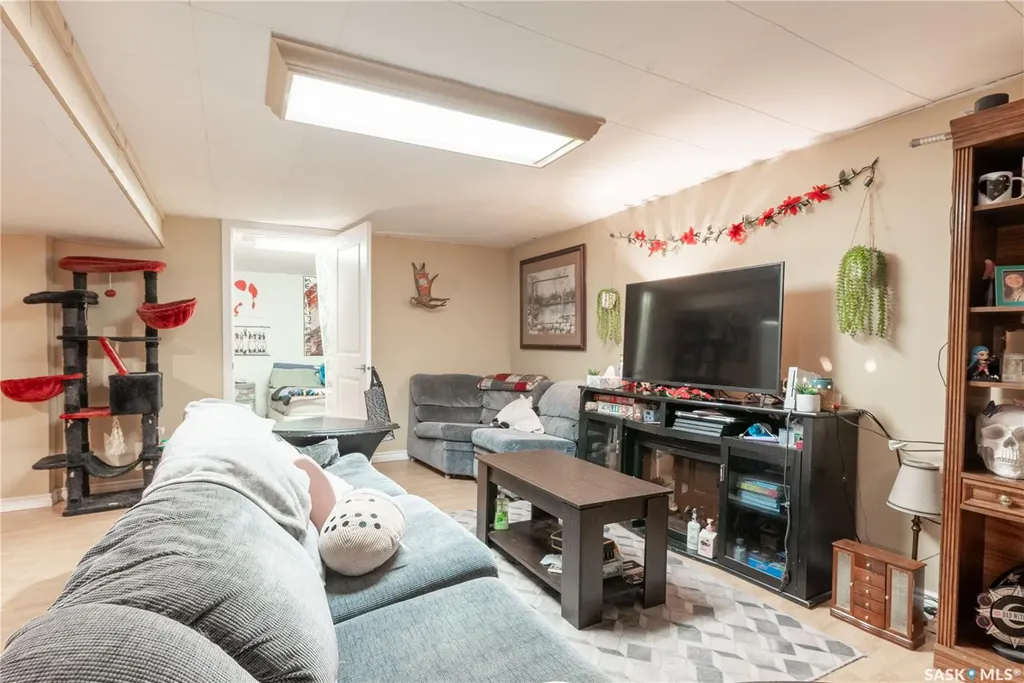 3815 Van Horne Avenue Regina SK S4S 1M5