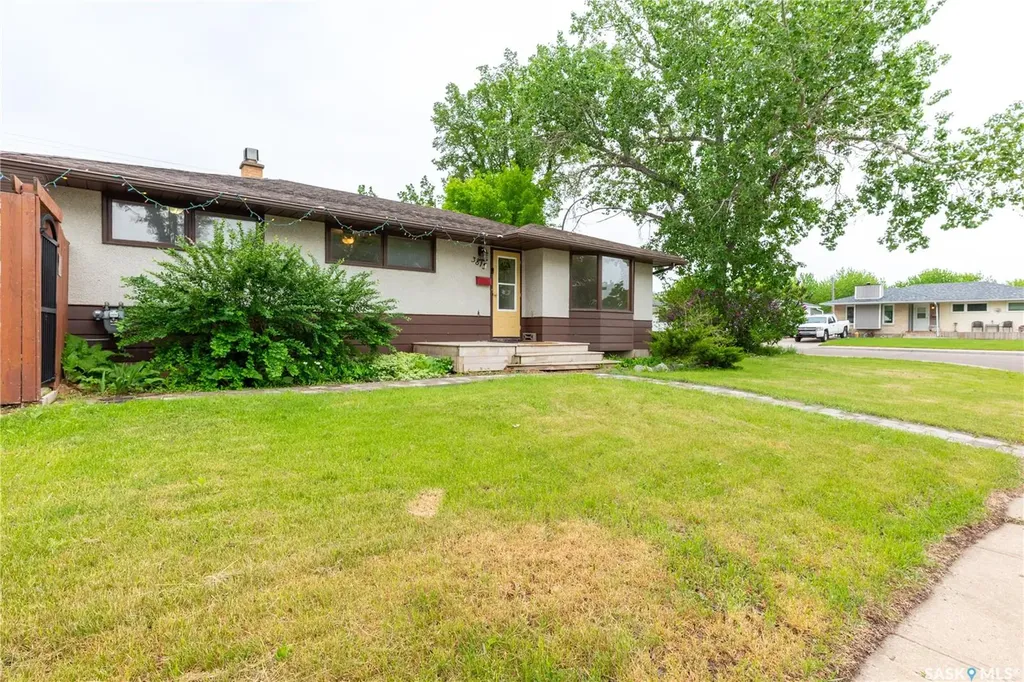 3815 Van Horne Avenue Regina SK S4S 1M5
