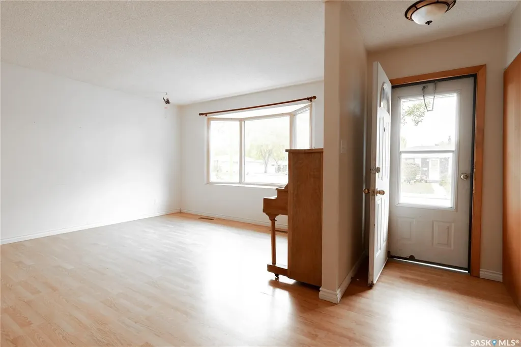 3815 Van Horne Avenue Regina SK S4S 1M5