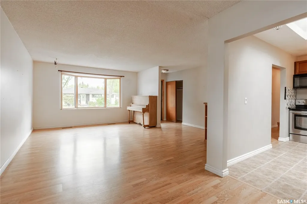 3815 Van Horne Avenue Regina SK S4S 1M5