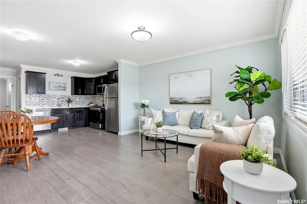 225 Hassard Close Saskatoon SK S7L 2W8