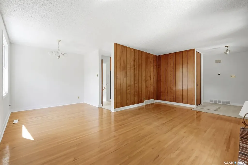 4124 Argyle Street Regina SK S4S 3L7
