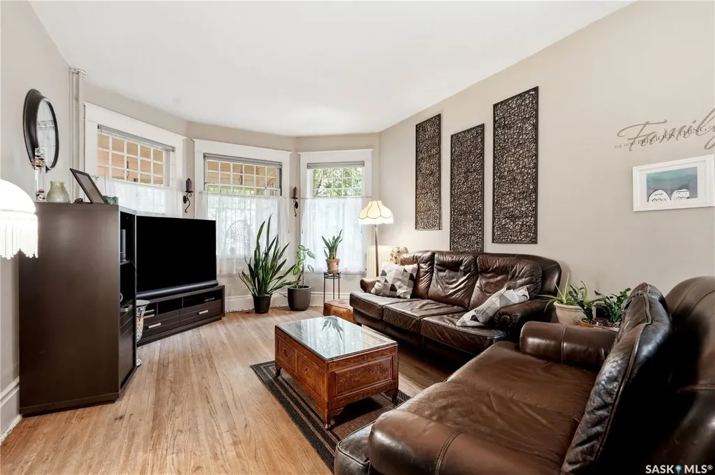 512 Bedford Road Saskatoon SK S7L 0E6