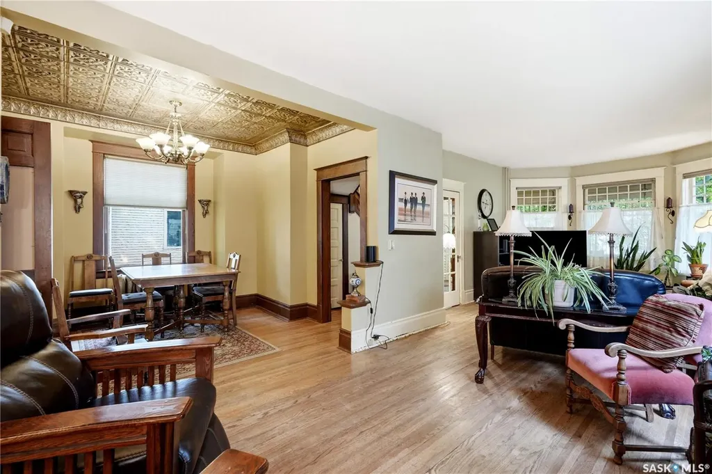 512 Bedford Road Saskatoon SK S7L 0E6