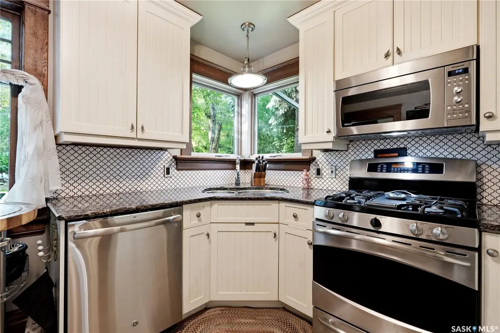 512 Bedford Road Saskatoon SK S7L 0E6